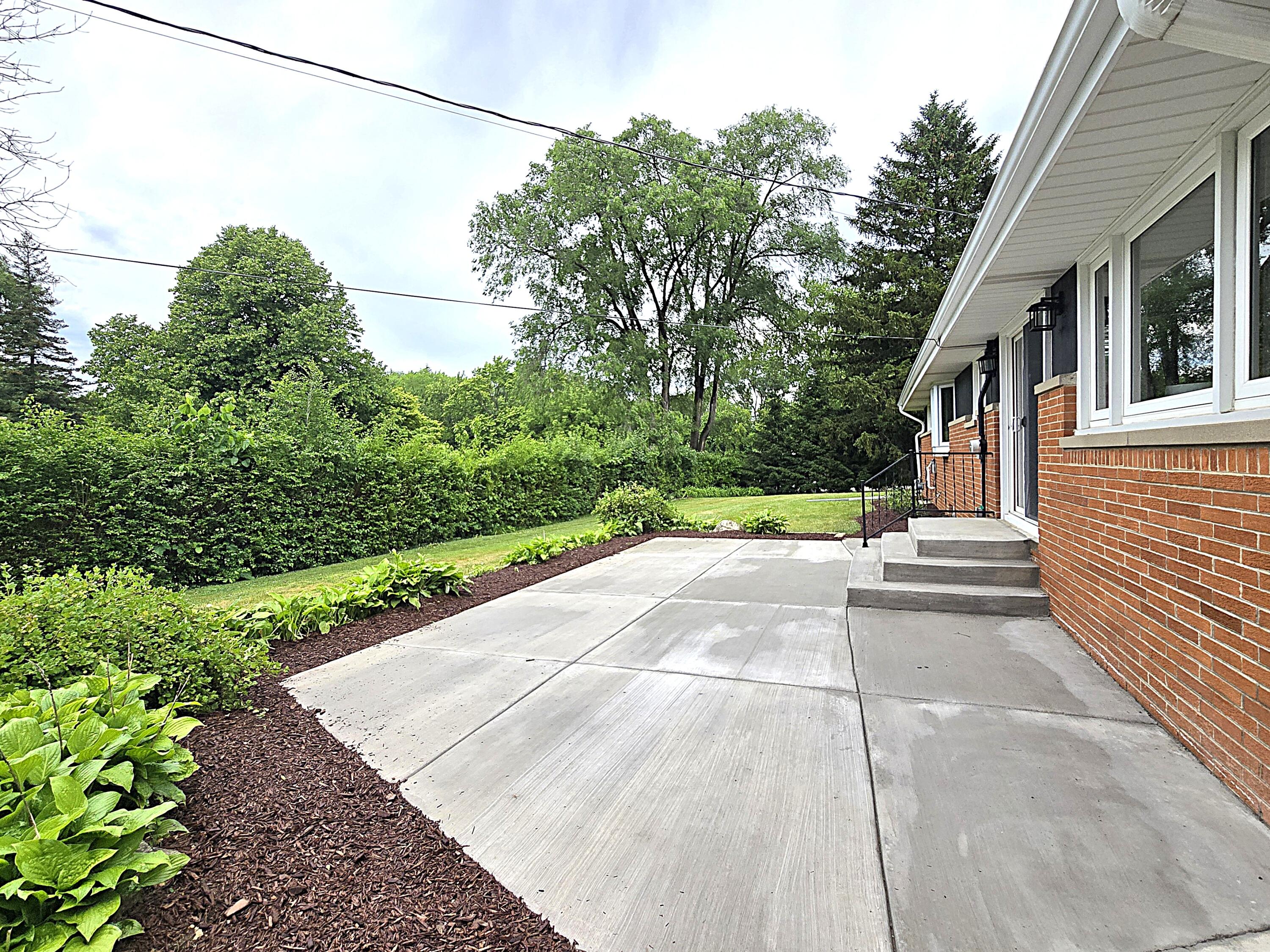 W136N7015 Claas Road Menomonee Falls, WI 53051 - Photo 51 of 54 Patio to Backyard