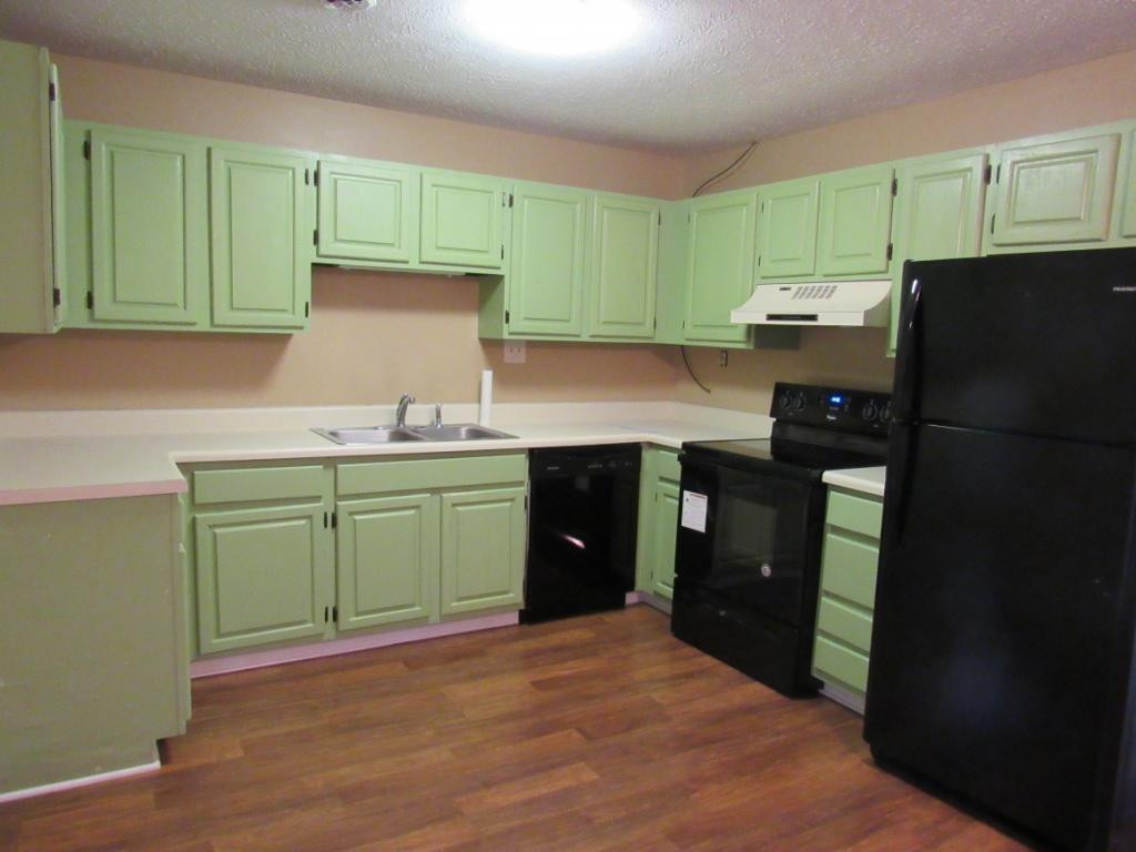 3539 Netherland Inn Road, Unit 16 Kingsport, TN 37660 - Photo 11 of 30 Kitchen