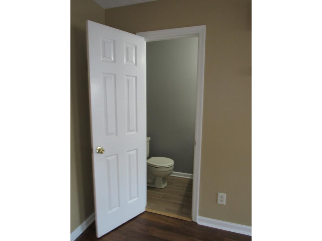 3539 Netherland Inn Road, Unit 16 Kingsport, TN 37660 - Photo 13 of 30 Half Bathroom