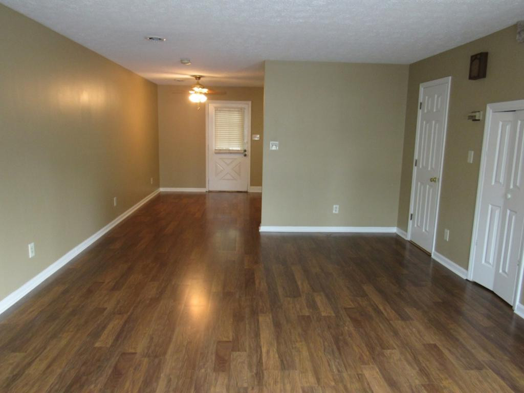 3539 Netherland Inn Road, Unit 16 Kingsport, TN 37660 - Photo 7 of 30 Living Room