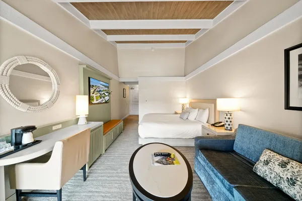 $141,900 | 269 Fontana Boulevard, Unit 2668, Fontana, WI 53125