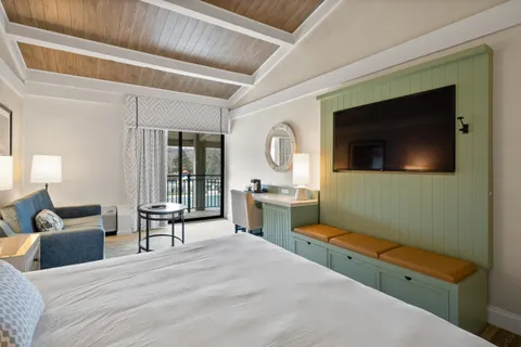 $141,900 | 269 Fontana Boulevard, Unit 2668, Fontana, WI 53125