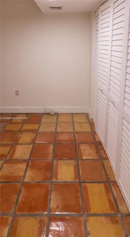 $3,500 | 6423 Collins Avenue, Unit 1101, Miami Beach, FL 33141