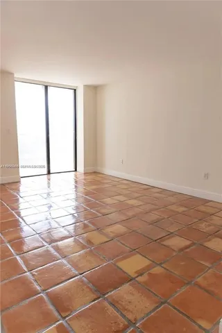 $3,500 | 6423 Collins Avenue, Unit 1101, Miami Beach, FL 33141