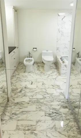 $3,500 | 6423 Collins Avenue, Unit 1101, Miami Beach, FL 33141