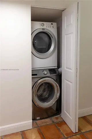 $3,500 | 6423 Collins Avenue, Unit 1101, Miami Beach, FL 33141