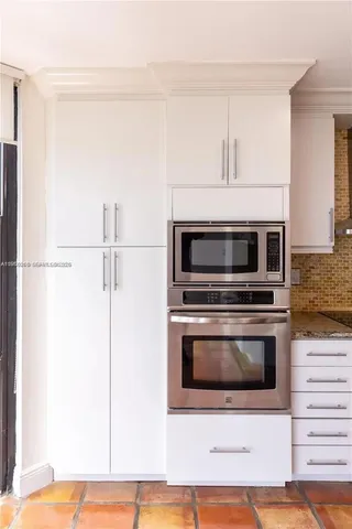 $3,500 | 6423 Collins Avenue, Unit 1101, Miami Beach, FL 33141