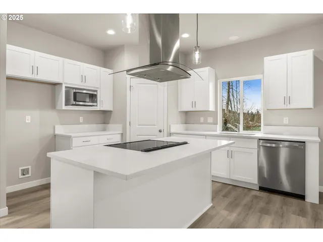 $559,934 | 63 Northwest Mawrcrest Drive, Gresham, OR 97030