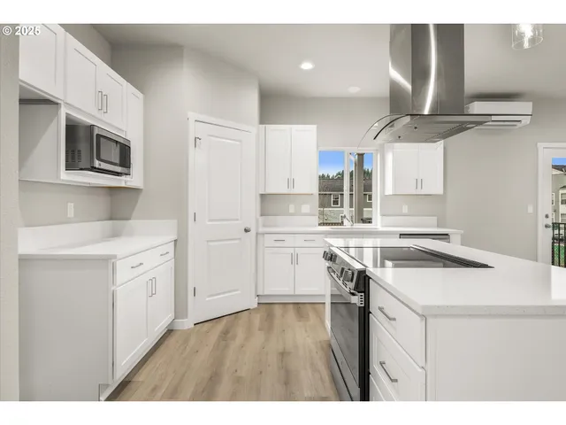 $559,934 | 63 Northwest Mawrcrest Drive, Gresham, OR 97030