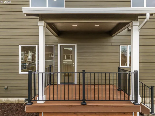 $559,934 | 63 Northwest Mawrcrest Drive, Gresham, OR 97030