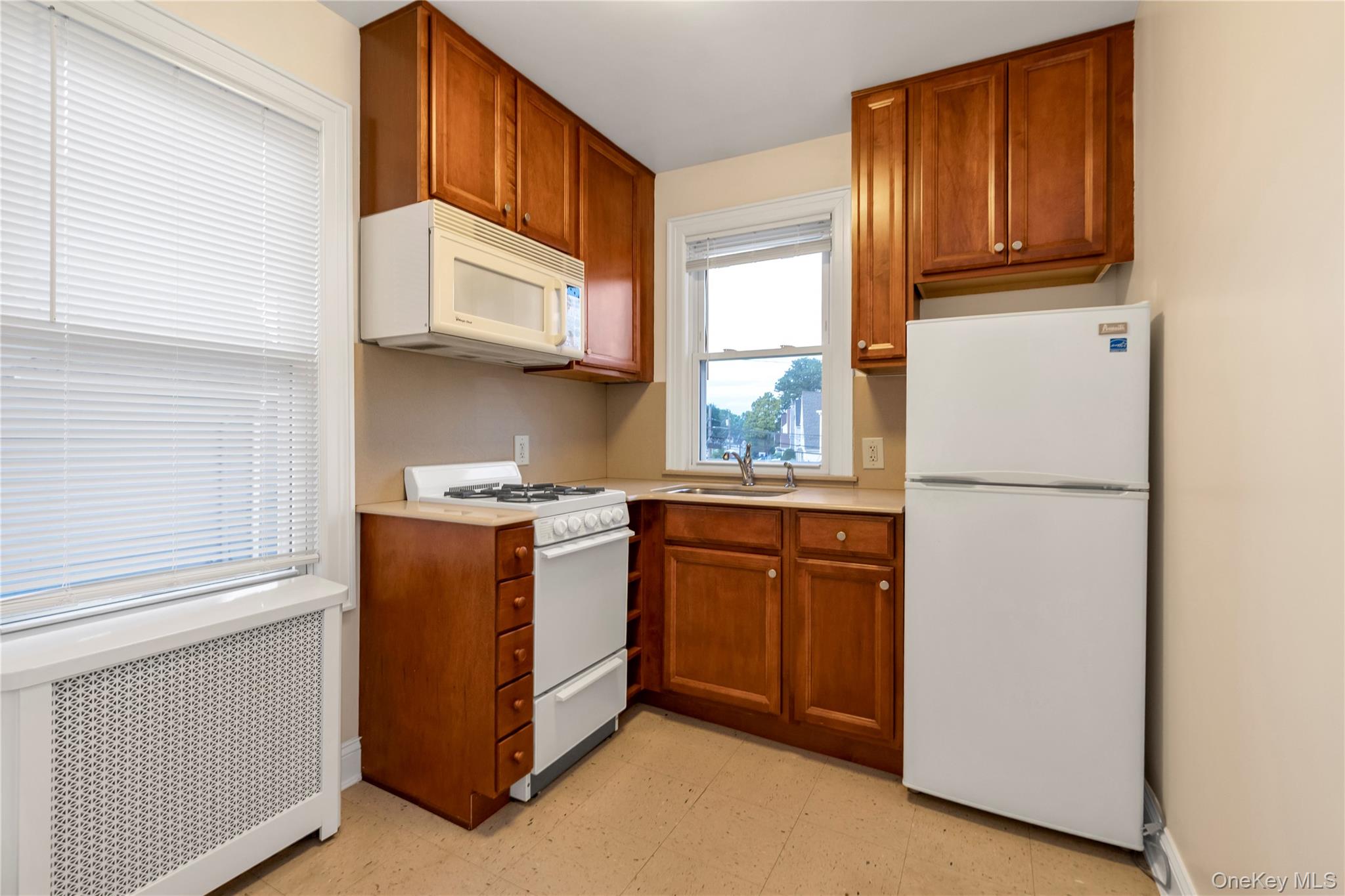 50 Elgin Road Valley Stream, NY 11581 - Photo 7 of 13