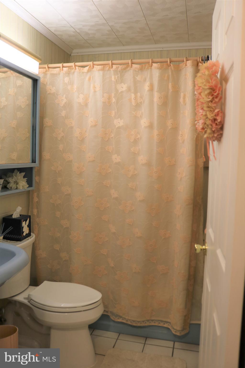9 Candle Road Levittown, PA 19057 - Photo 14 of 23 Main Level Full Bath