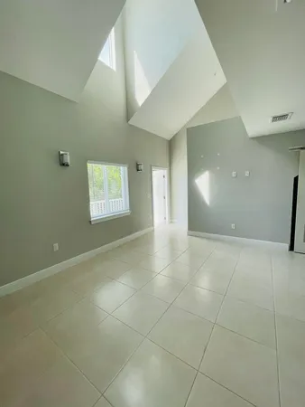 $2,100 | 102940 Overseas Highway, Unit 1, Key Largo, FL 33037