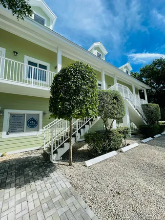 $2,100 | 102940 Overseas Highway, Unit 1, Key Largo, FL 33037