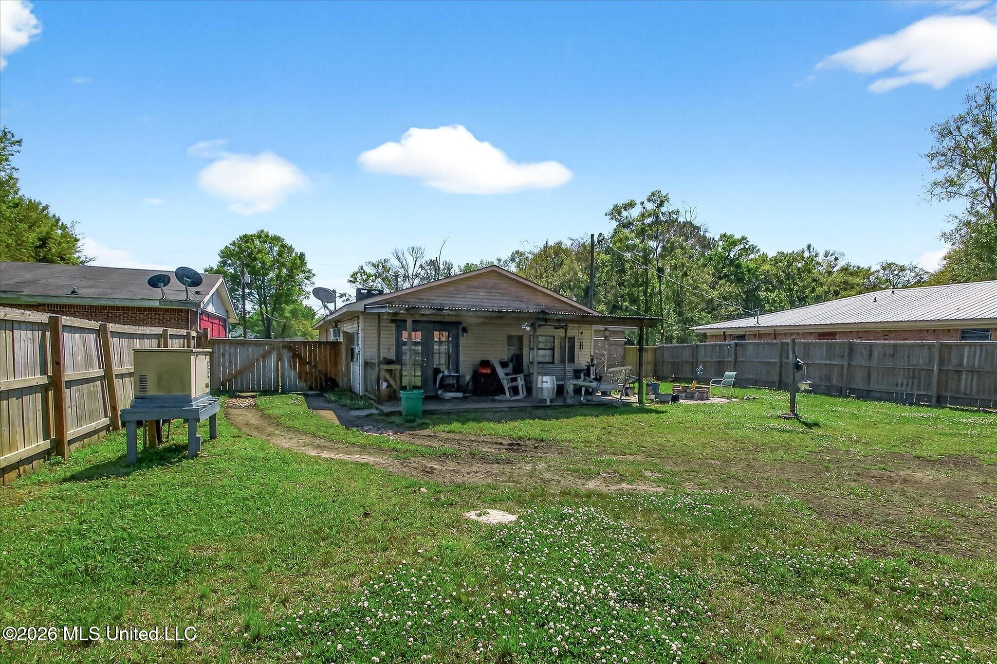 2003 Ray Avenue Pascagoula, MS 39567 - Photo 43 of 49 47-043_IMG_7419