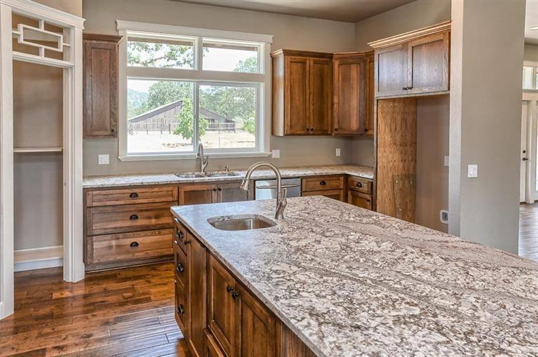 4366 Sams Valley Road Gold Hill, OR 97525 - Photo 13 of 33 Additional sink in the Island...