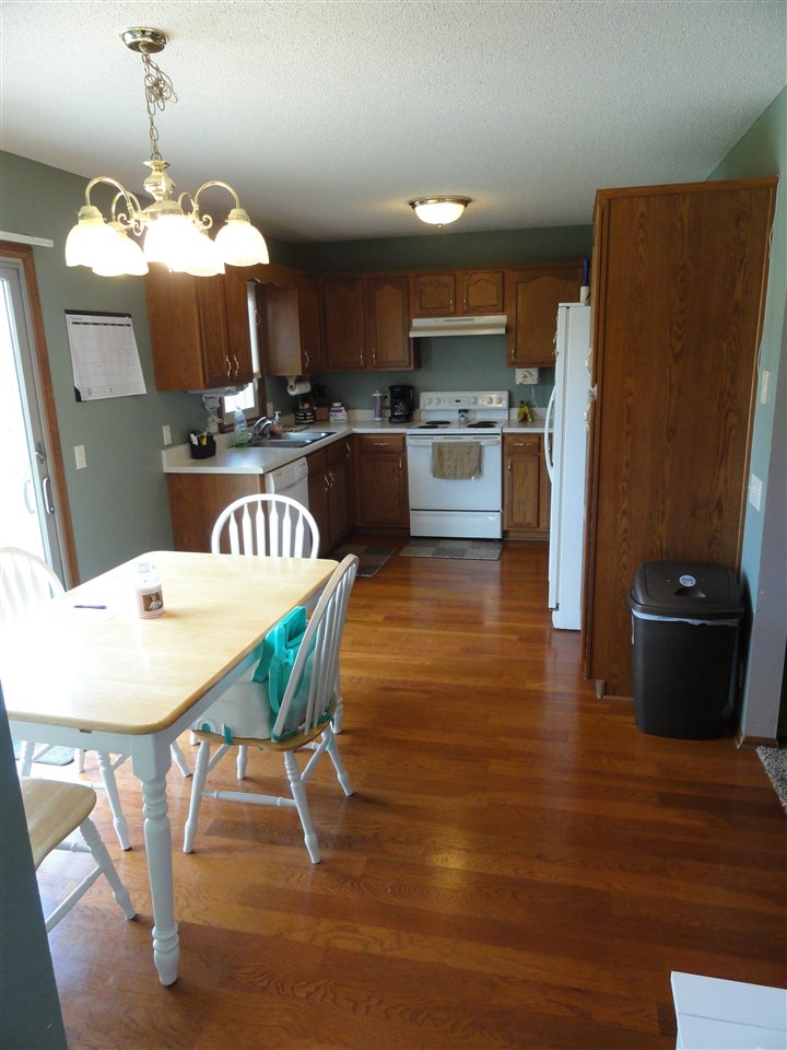 427 Westward Drive Butler, IN 46721 - Photo 2 of 21 Gallery Image 2