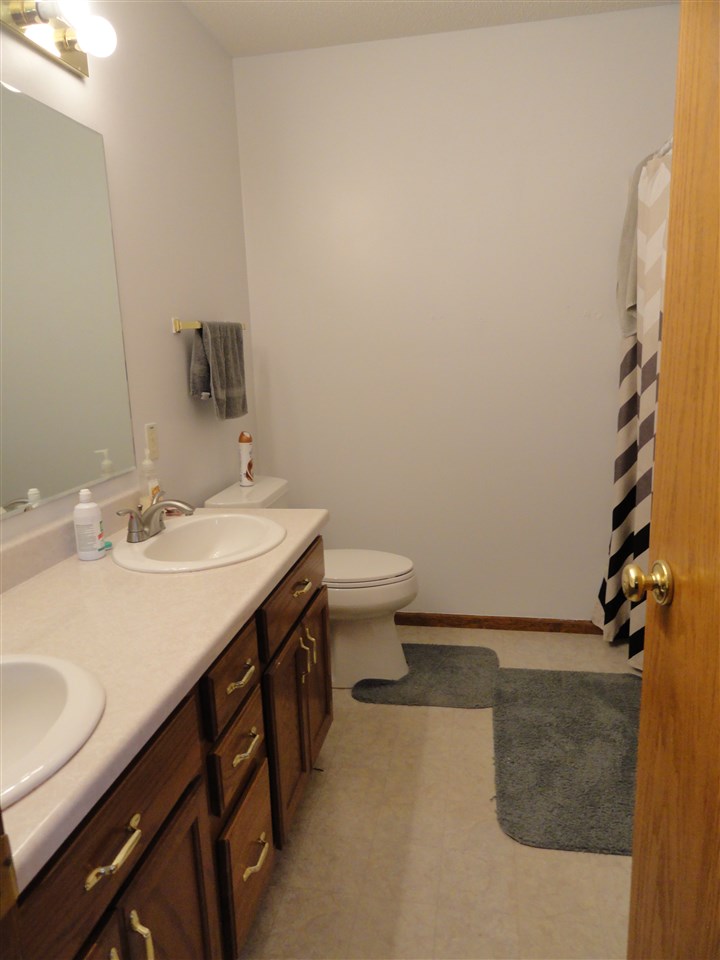 427 Westward Drive Butler, IN 46721 - Photo 11 of 21 Gallery Image 11