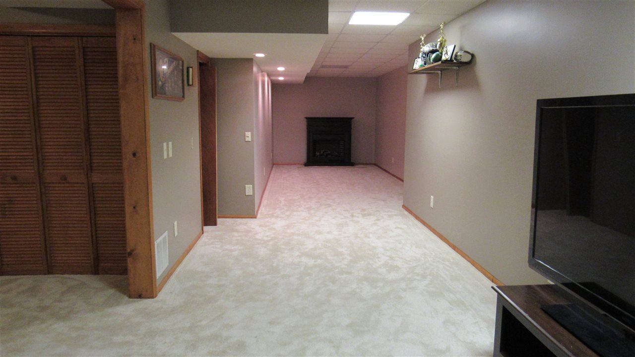 427 Westward Drive Butler, IN 46721 - Photo 14 of 21 Gallery Image 14