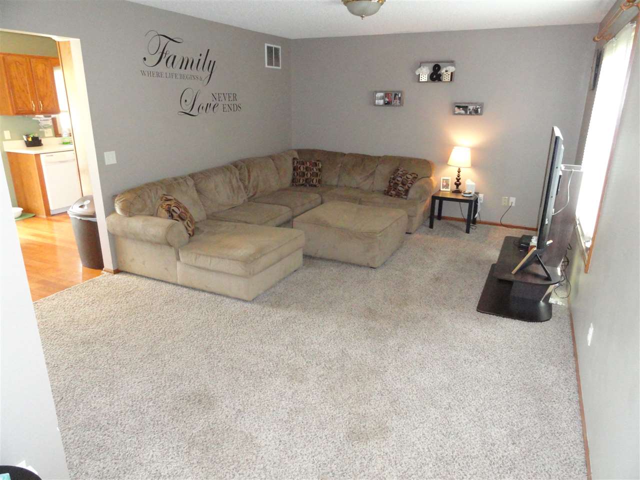 427 Westward Drive Butler, IN 46721 - Photo 6 of 21 Gallery Image 6