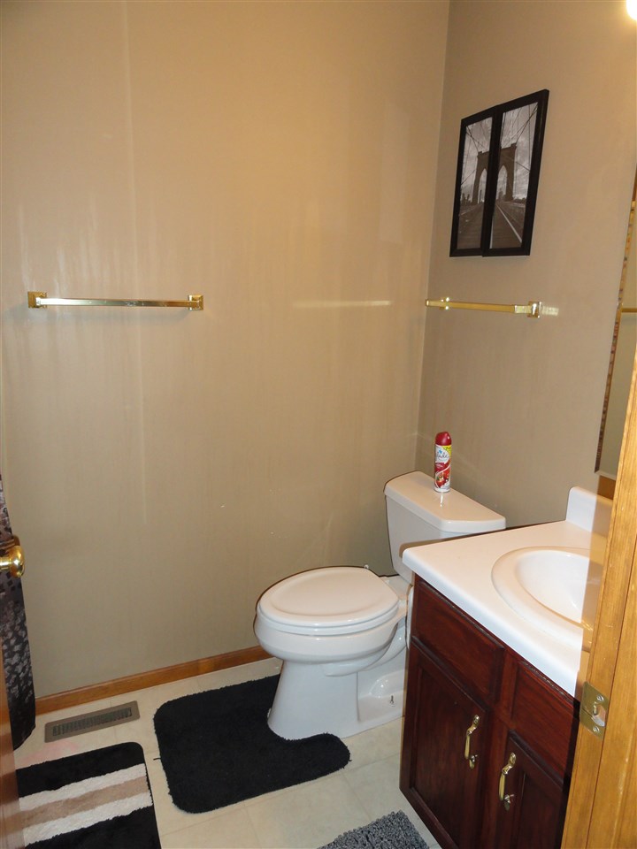 427 Westward Drive Butler, IN 46721 - Photo 8 of 21 Gallery Image 8