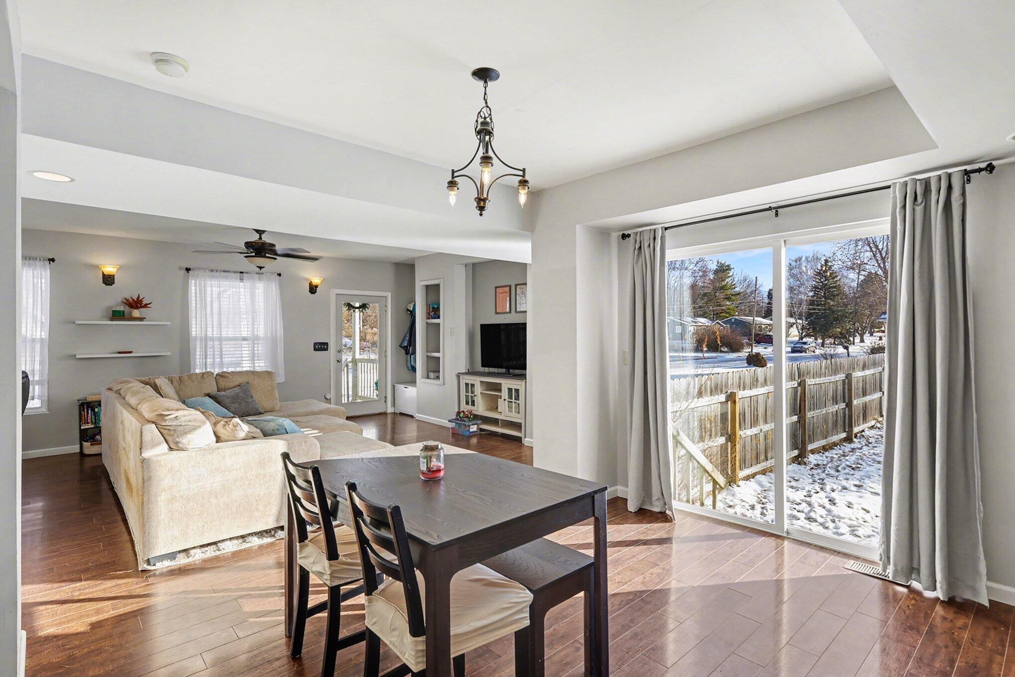 121 Frost Street Jackson, MI 49202 - Photo 2 of 25 008_img_3767_116