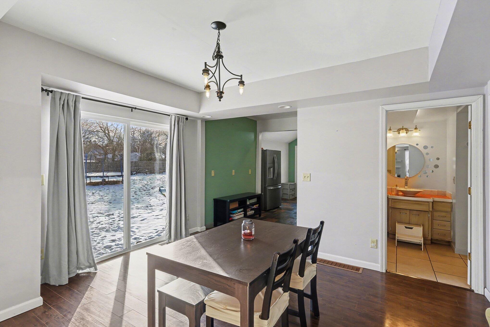 121 Frost Street Jackson, MI 49202 - Photo 4 of 25 009_img_3756_840