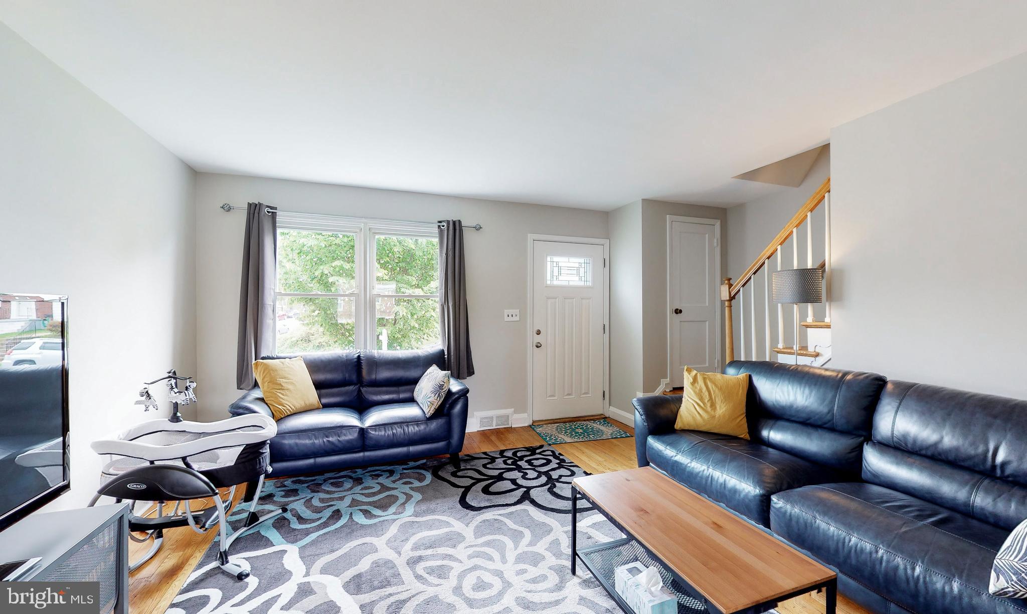 1762 Amuskai Road Baltimore, MD 21234 - Photo 5 of 30 Living Room