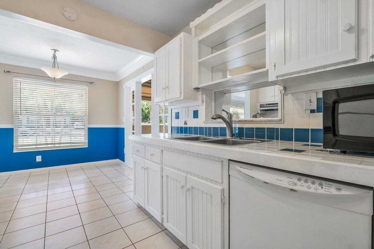4863 Lincoln Road Delray Beach, FL 33445 - Photo 8 of 19 Kitchen 2