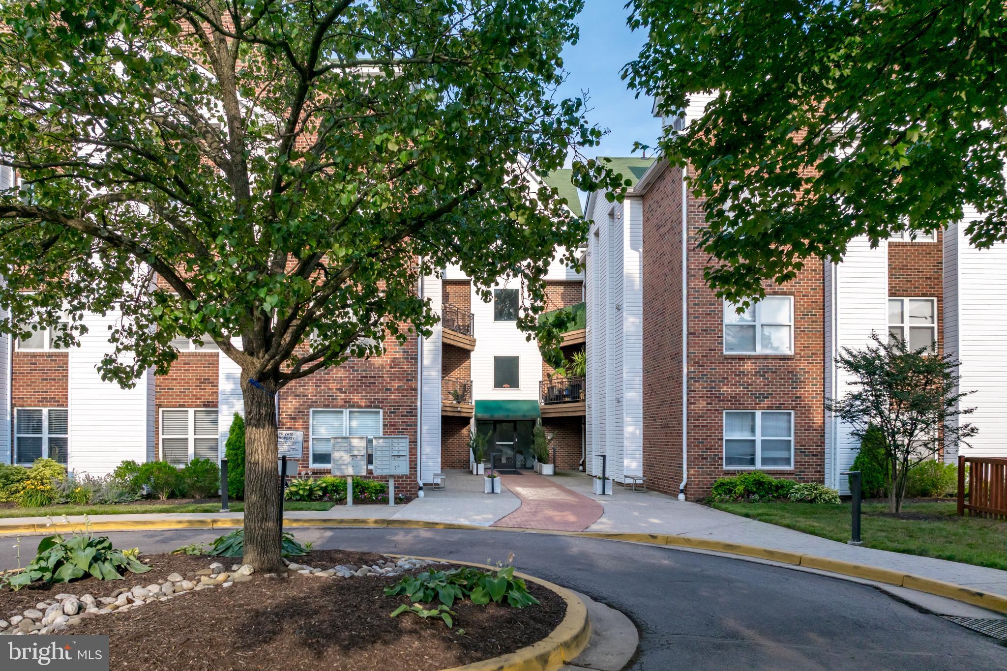 936 Bay Ridge Avenue, Unit 201 Annapolis, MD 21403 - Photo 3 of 8