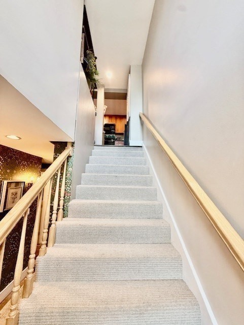 480 Commercial Street, Unit 5A Boston, MA 02109 - Photo 23 of 41 a view of entryway