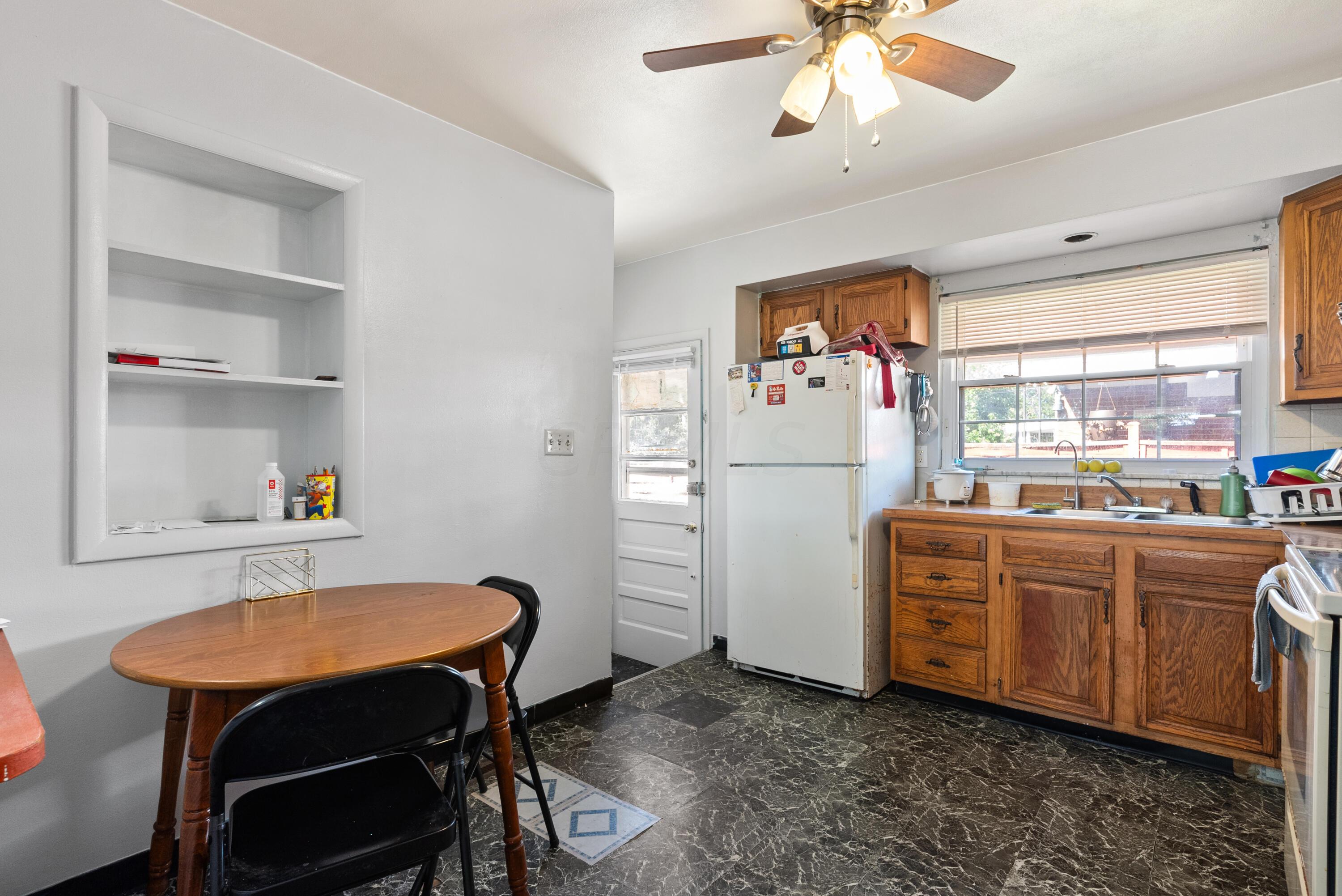 1089 South Yearling Road Columbus, OH 43227 - Photo 8 of 28 Kitchen