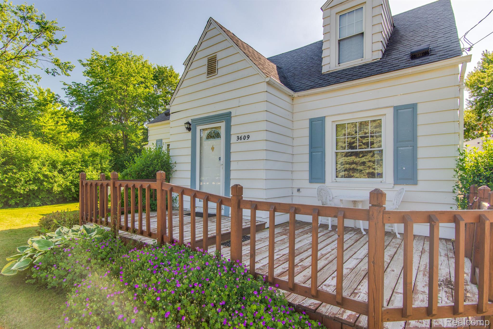 3609 North Center Road Flint, MI 48506 - Photo 4 of 32