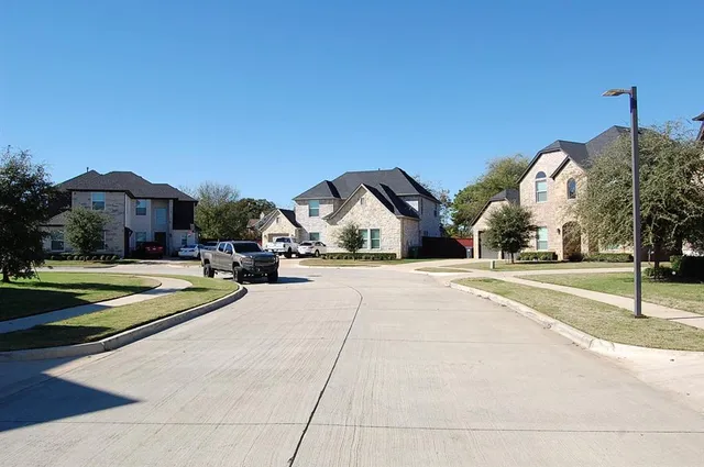 $3,700 | 3912 Belle Maison Court, Arlington, TX 76016