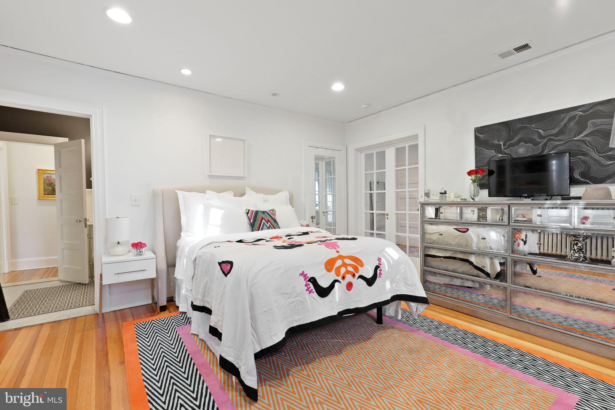 8 East Bishop's Road Baltimore, MD 21218 - Photo 25 of 56