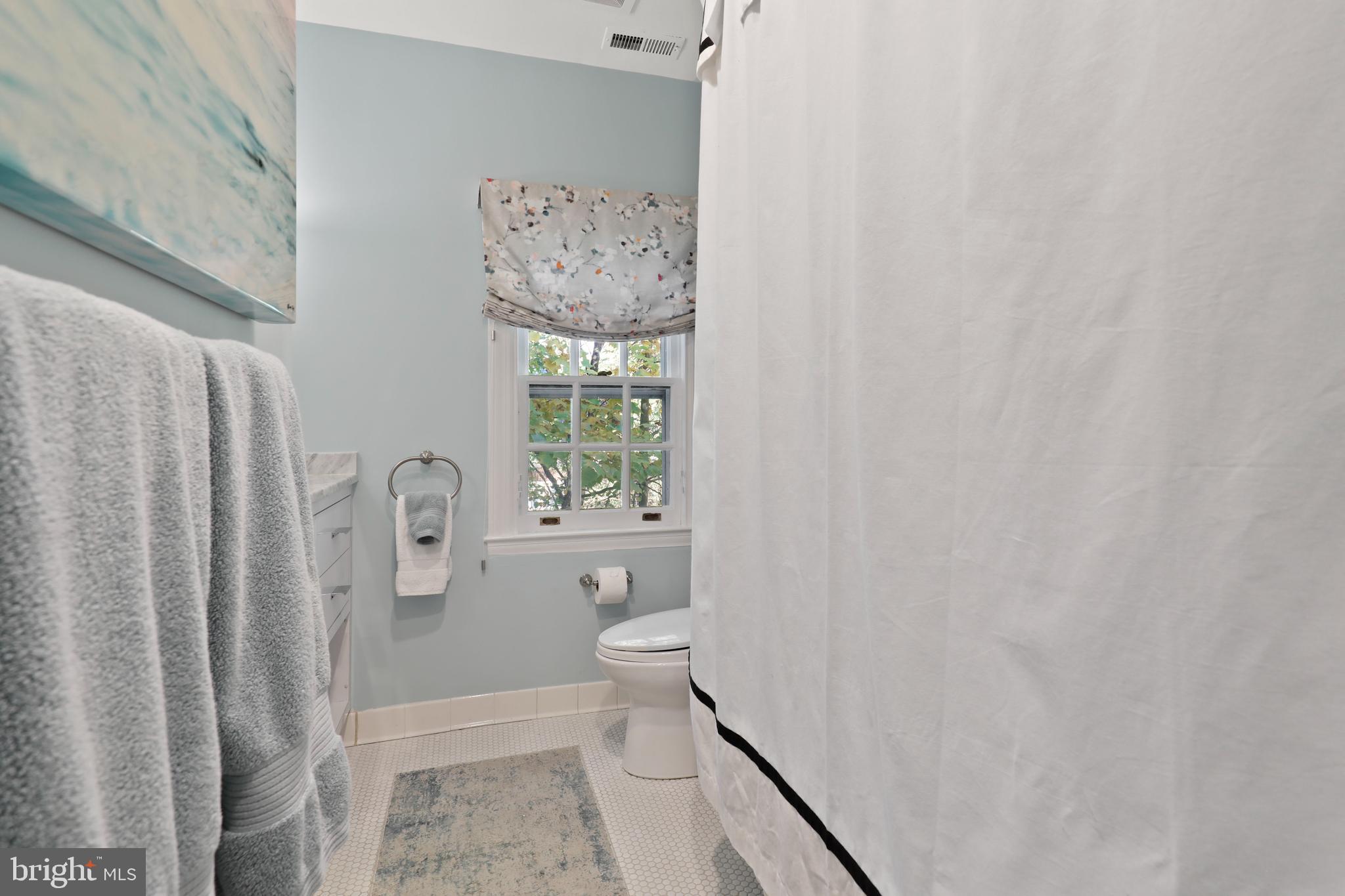 8 East Bishop's Road Baltimore, MD 21218 - Photo 37 of 56