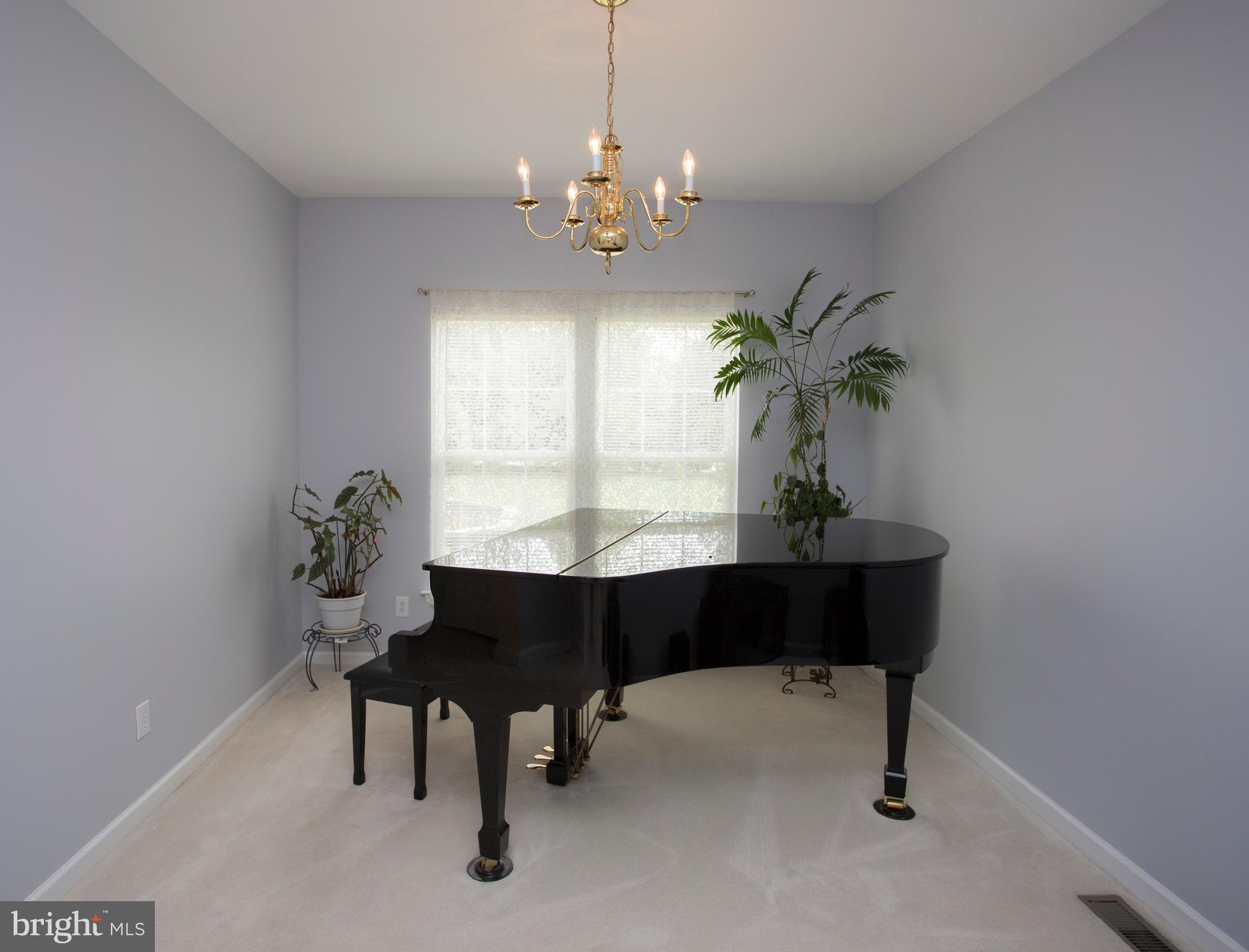 5 Avalon Road Pennington, NJ 08534 - Photo 11 of 36 Gallery Image 11