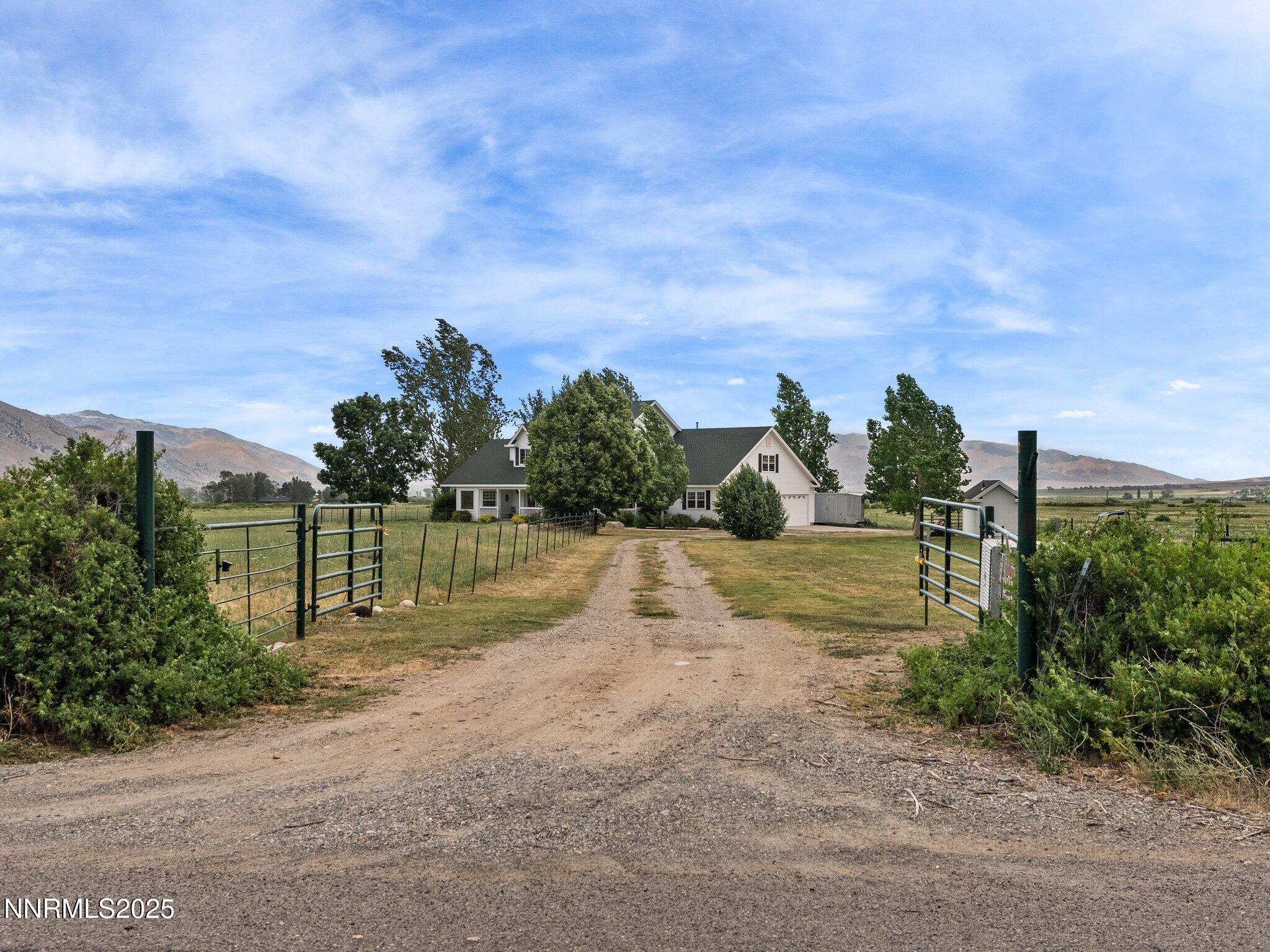 801 Larson Lane Coleville, CA 96107 - Photo 2 of 37 a view of a park