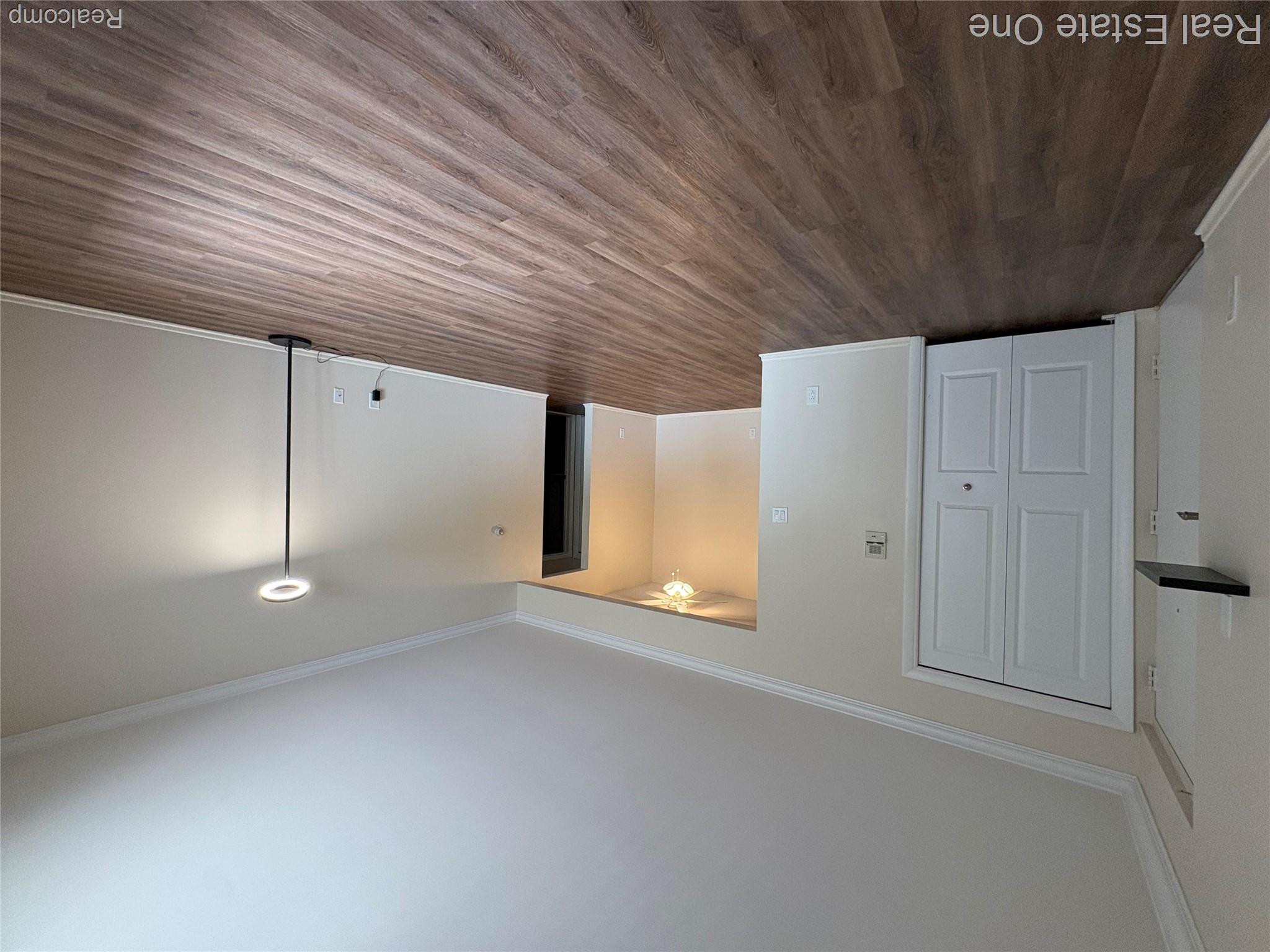 810 Plate Street, Unit 203 Rochester, MI 48307 - Photo 3 of 12 IMG_3477.jpeg
