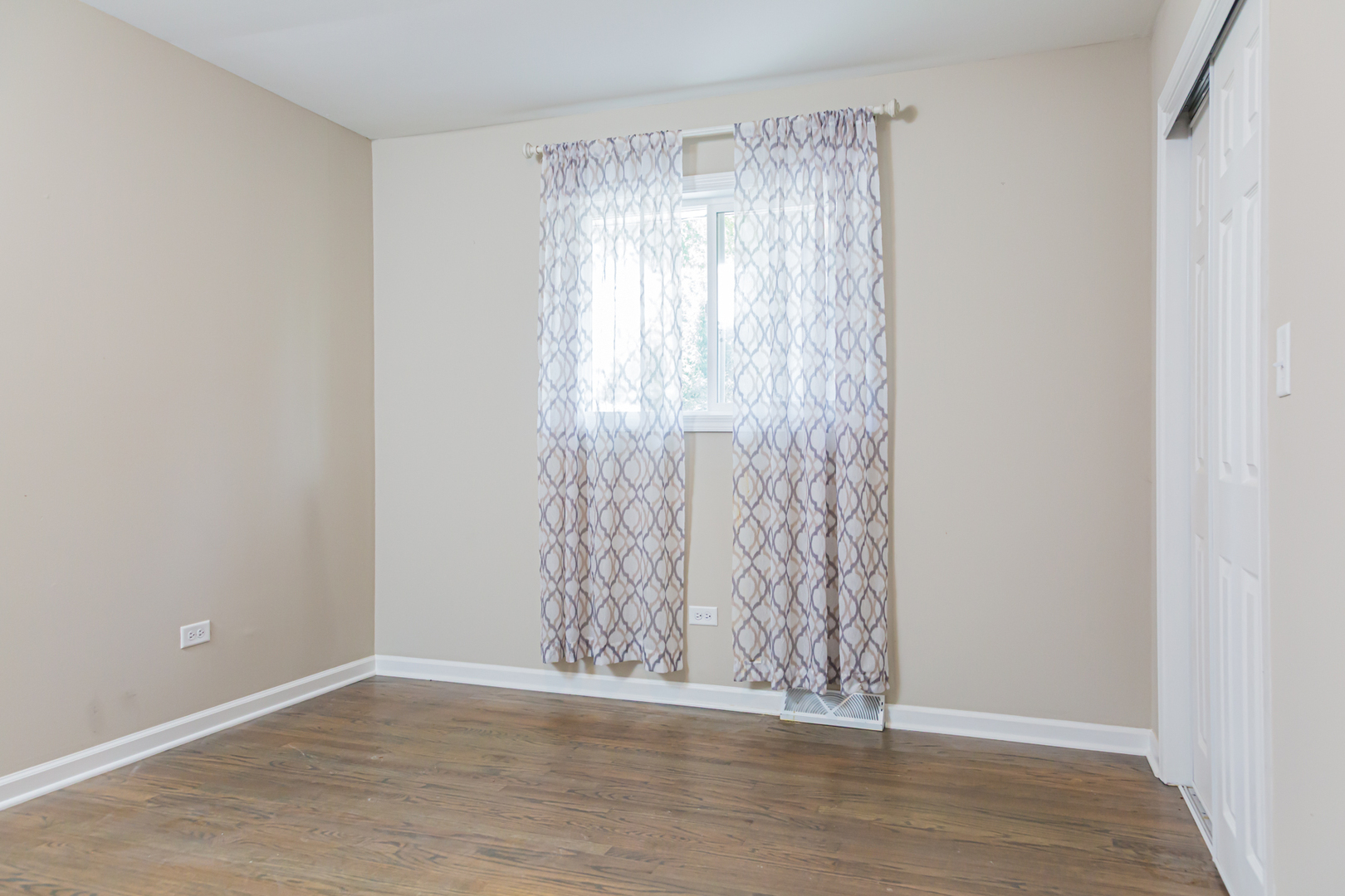 4N211 Avard Road West Chicago, IL 60185 - Photo 6 of 16
