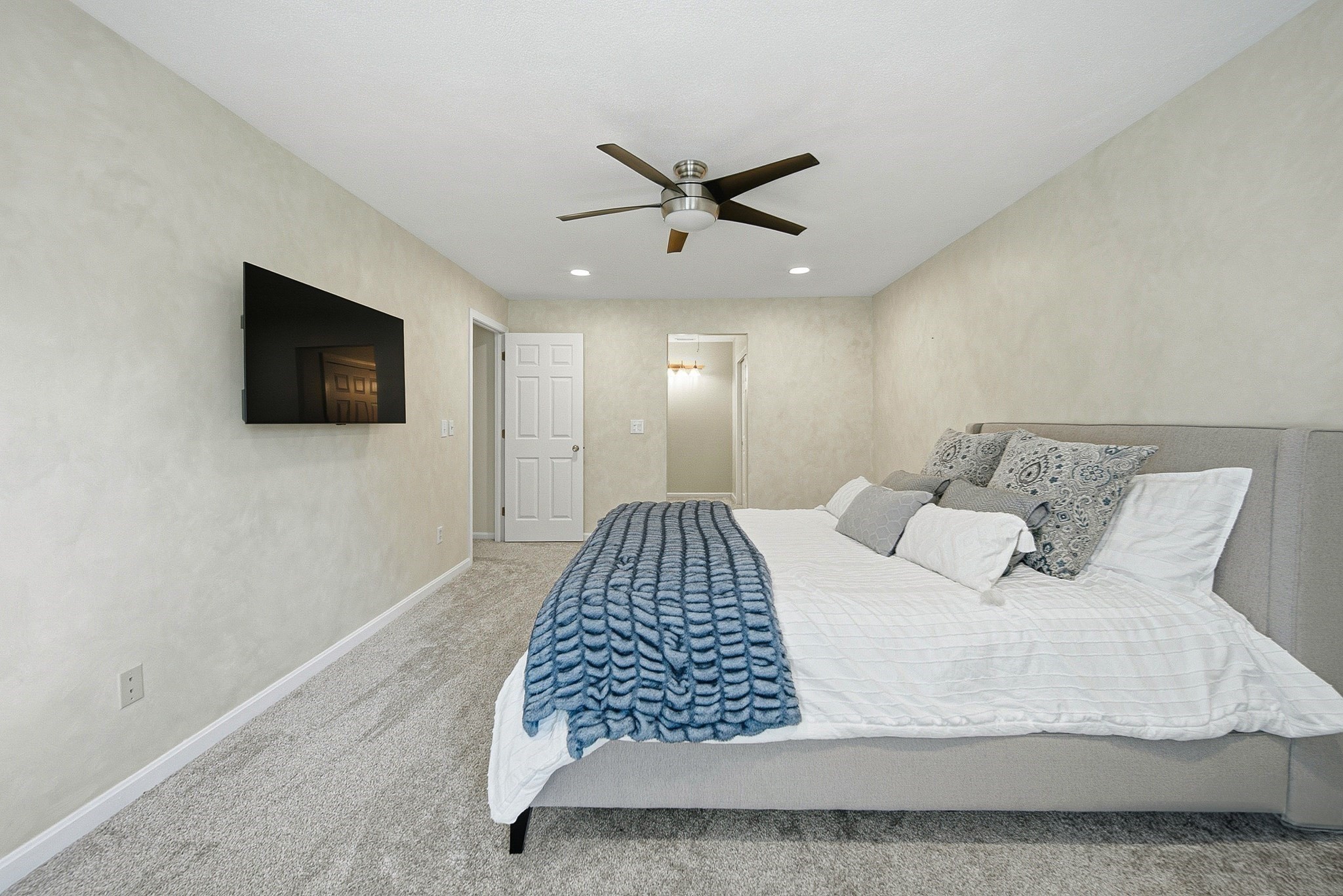 16 Country Club Road, Unit 16 Peabody, MA 01960 - Photo 16 of 41 Gallery Image 16