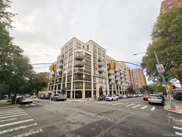 $878,000 | 63-36 99 Sreet, Unit 8C | Rego Park