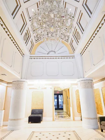 $878,000 | 63-36 99 Sreet, Unit 8C | Rego Park