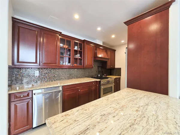 $878,000 | 63-36 99 Sreet, Unit 8C | Rego Park