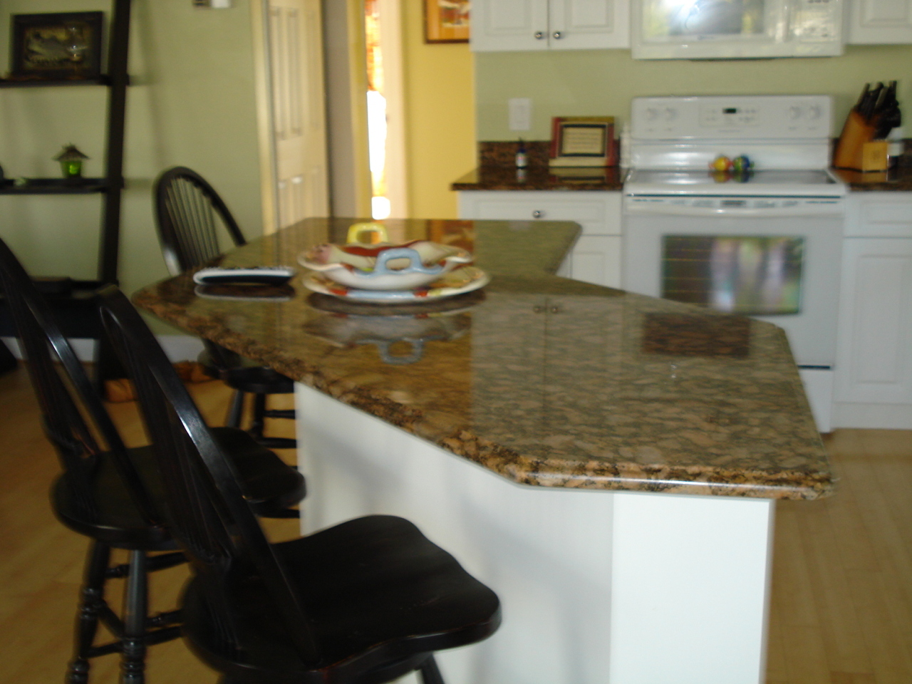 29463 Ranger Avenue Big Pine Key, FL 33043 - Photo 5 of 17 Kitchen island