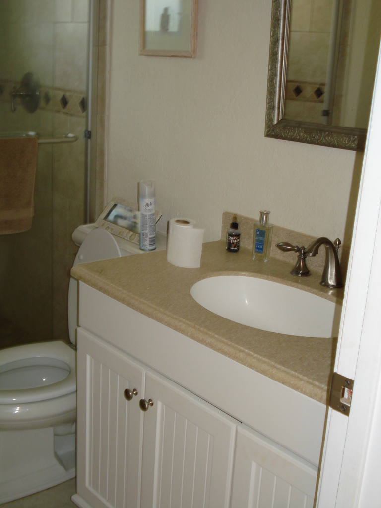 29463 Ranger Avenue Big Pine Key, FL 33043 - Photo 8 of 17 guest bath