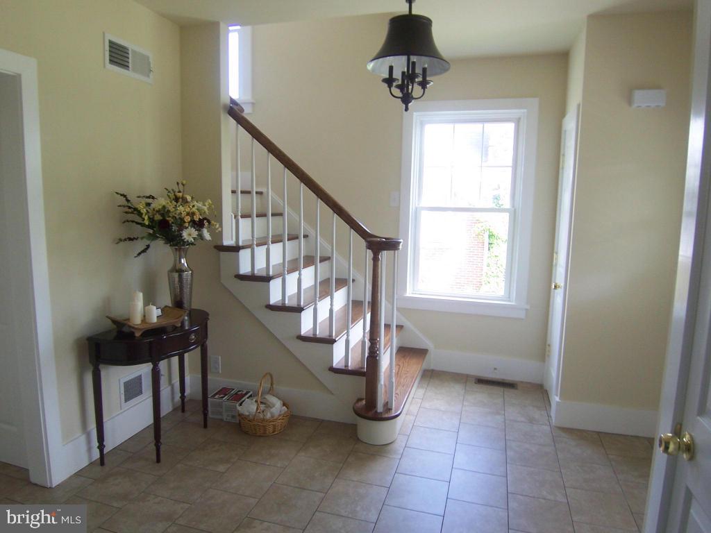 225 Pleasure Road Lancaster, PA 17601 - Photo 3 of 17 Gallery Image 3