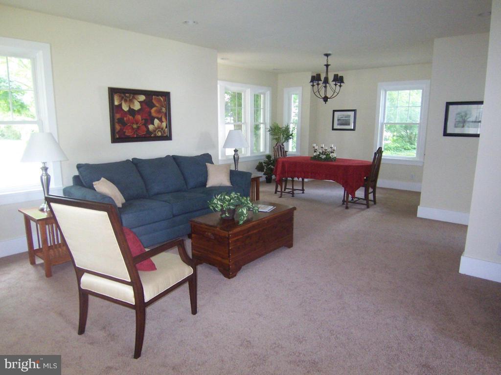 225 Pleasure Road Lancaster, PA 17601 - Photo 4 of 17 Gallery Image 4
