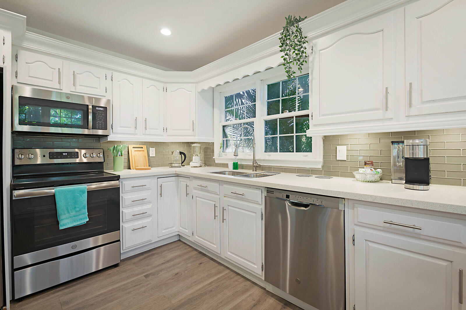 13346 Casey Road Loxahatchee, FL 33470 - Photo 18 of 53 kitchen