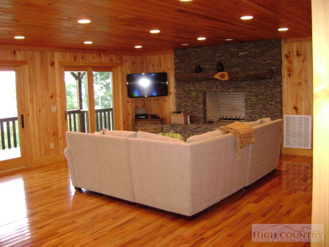 9309 Headwaters Road Lenoir, NC 28645 - Photo 9 of 24 Gallery Image 9